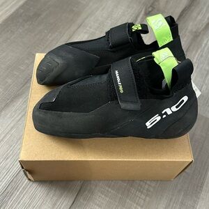 NWT adidas five ten hiangle pro FV4744